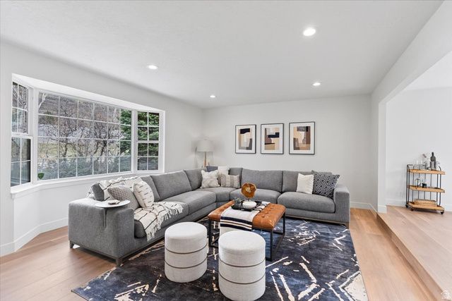 717 WOODRIDGE DR, Layton, UT 84040