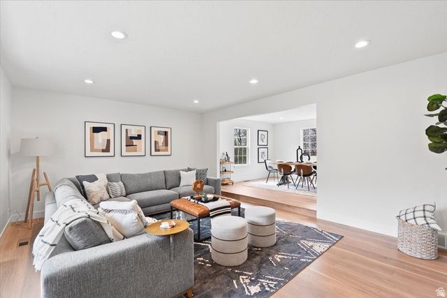 717 WOODRIDGE DR, Layton, UT 84040