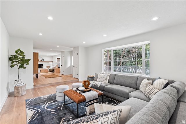 717 WOODRIDGE DR, Layton, UT 84040