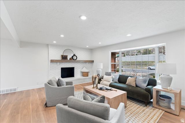 717 WOODRIDGE DR, Layton, UT 84040