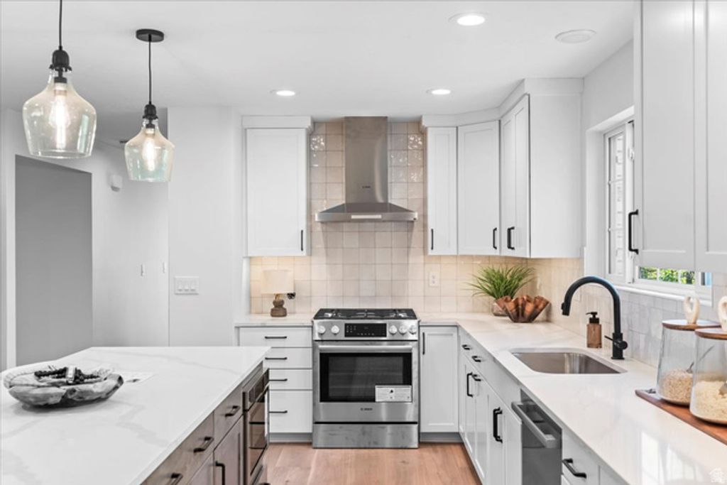 717 WOODRIDGE DR, Layton, UT 84040 — photo 5