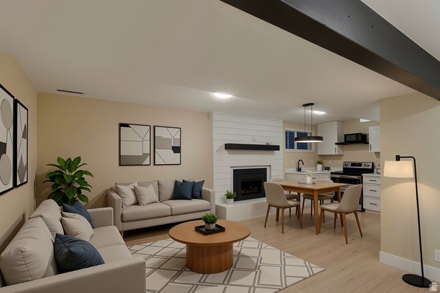 1372 SWEETWATER LN, Farmington, UT 84025