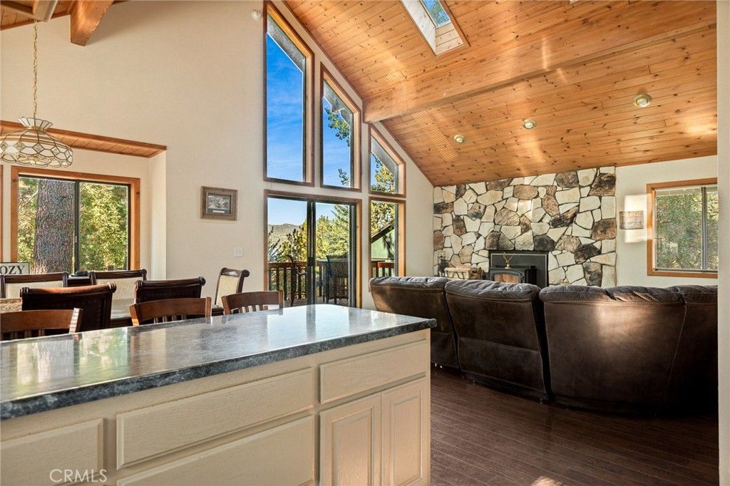 Image 14 of property listing at 38822 Waterview, Big Bear Lake, CA 92315