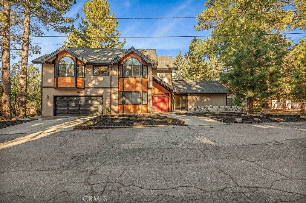 Image 3 of property listing at 38822 Waterview, Big Bear Lake, CA 92315