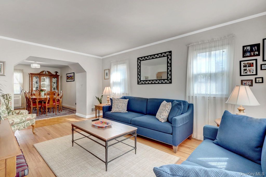 26919 81st Avenue, New Hyde Park, NY 11040 — photo 5