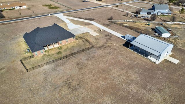 834 Audra Circle, Rhome, TX 76078