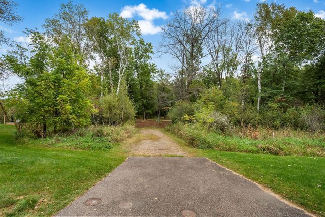 561X Heather Ridge Court, Shoreview, MN 55126