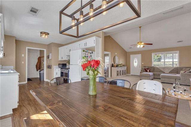 918 Scarletts Walk, Locust Grove, GA 30248