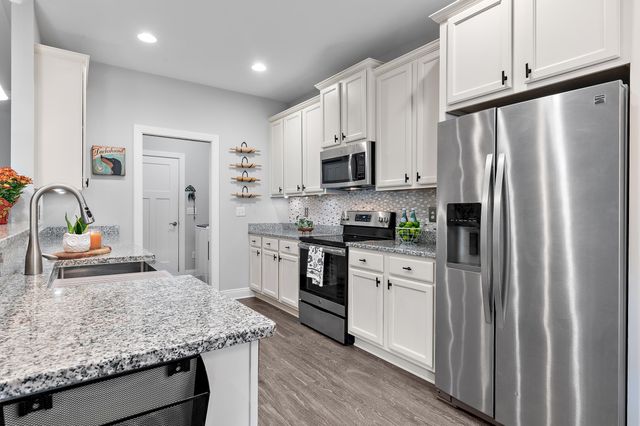 854 Whispering Creek Avenue, Freeport, FL 32439