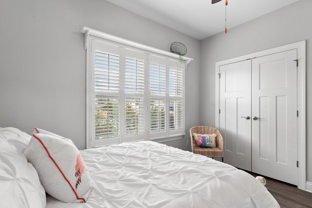 854 Whispering Creek Avenue, Freeport, FL 32439