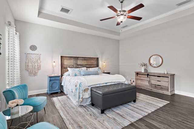 854 Whispering Creek Avenue, Freeport, FL 32439