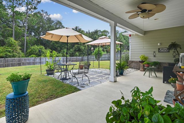 854 Whispering Creek Avenue, Freeport, FL 32439