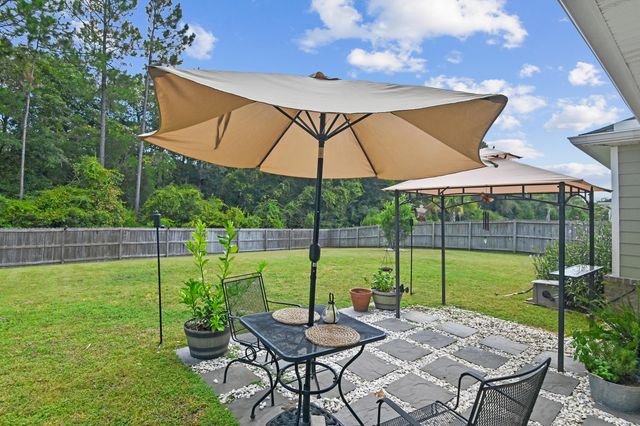 854 Whispering Creek Avenue, Freeport, FL 32439