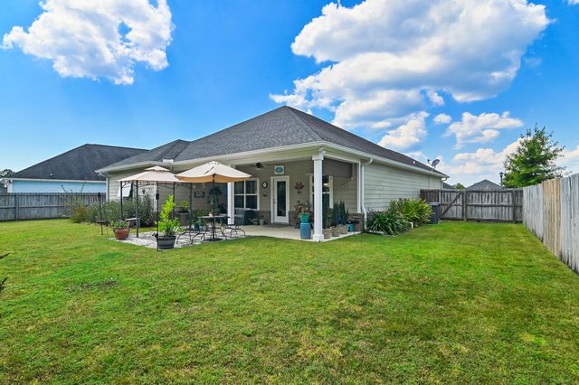 854 Whispering Creek Avenue, Freeport, FL 32439