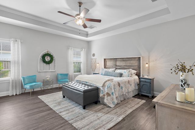 854 Whispering Creek Avenue, Freeport, FL 32439