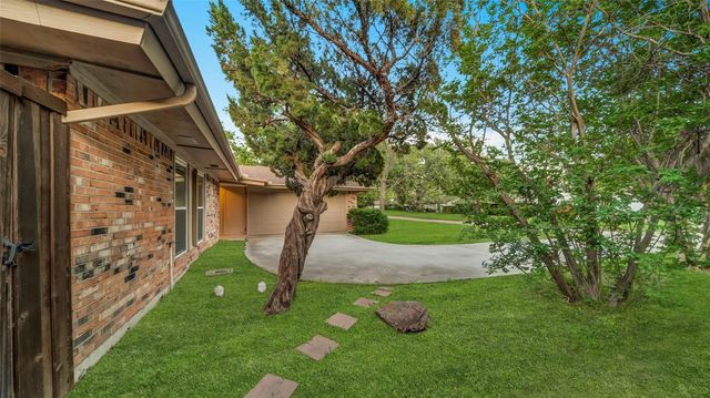 908 Firestone Lane, Richardson, TX 75080