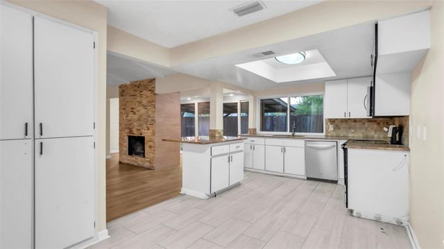 908 Firestone Lane, Richardson, TX 75080