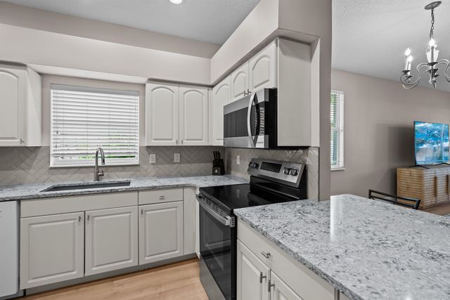 138 Lions Gate Dr, St Augustine, FL 32080