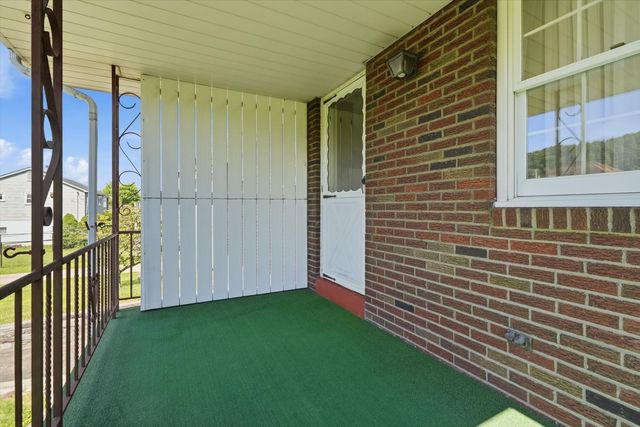 526 Lincoln Avenue, Springdale Boro, PA 15144