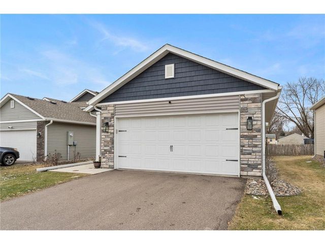 7387 Degrio Way, Inver Grove Heights, MN 55076