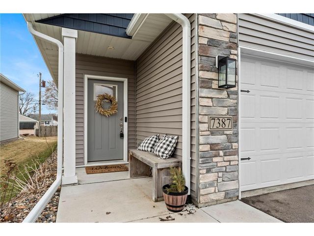 7387 Degrio Way, Inver Grove Heights, MN 55076