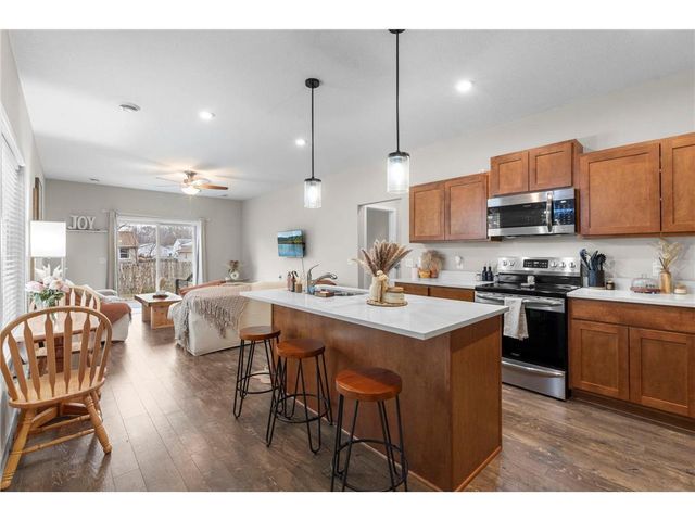 7387 Degrio Way, Inver Grove Heights, MN 55076