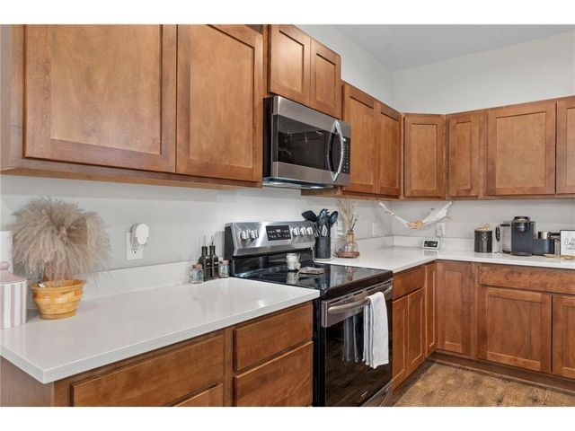 7387 Degrio Way, Inver Grove Heights, MN 55076