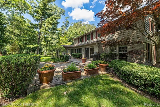 25933 Hersheyvale Drive, Franklin, MI 48025
