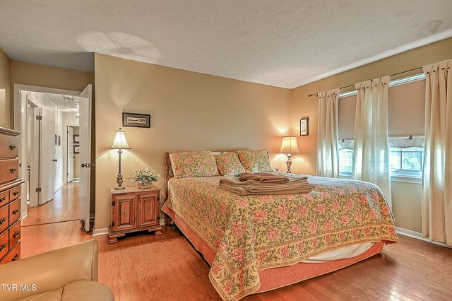 207 Hermosa Drive, Fall Branch, TN 37656