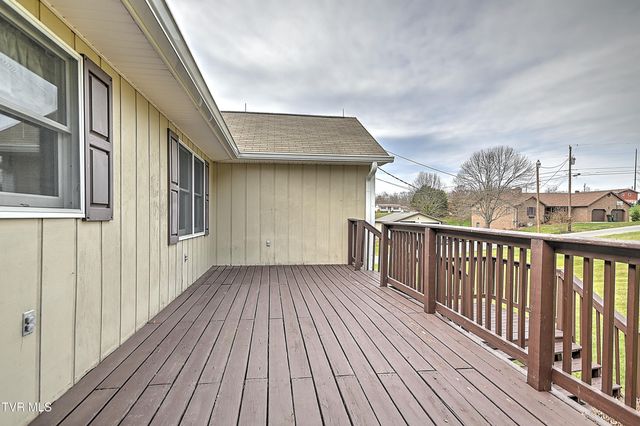 207 Hermosa Drive, Fall Branch, TN 37656