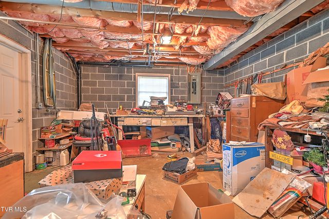 207 Hermosa Drive, Fall Branch, TN 37656