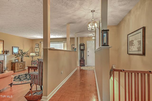 207 Hermosa Drive, Fall Branch, TN 37656