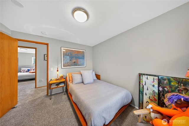 17427 Spruce Way, Lynnwood, WA 98037