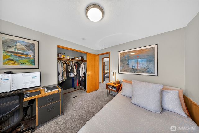 17427 Spruce Way, Lynnwood, WA 98037