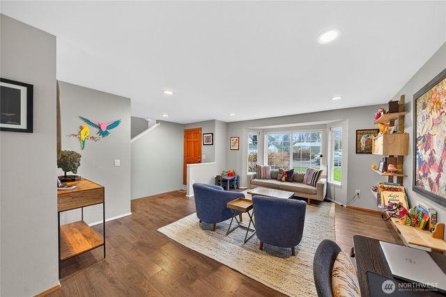 17427 Spruce Way, Lynnwood, WA 98037