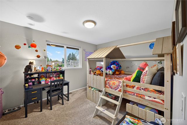 17427 Spruce Way, Lynnwood, WA 98037