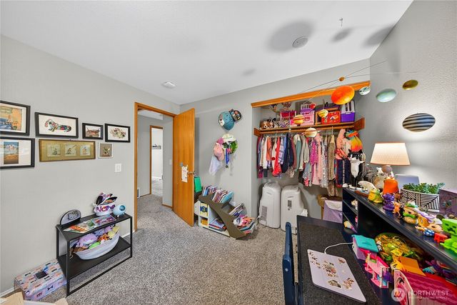 17427 Spruce Way, Lynnwood, WA 98037