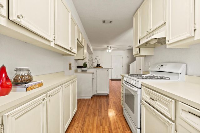 3553 Caballero Ln, Antelope, CA 95843