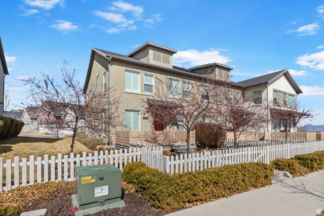 6122 W LAKE AVE, South Jordan, UT 84009