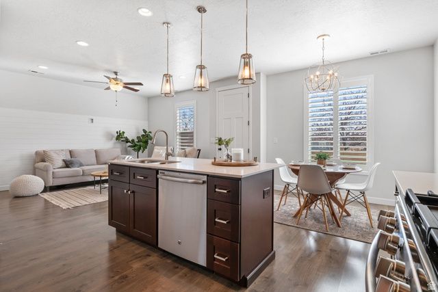 6122 W LAKE AVE, South Jordan, UT 84009