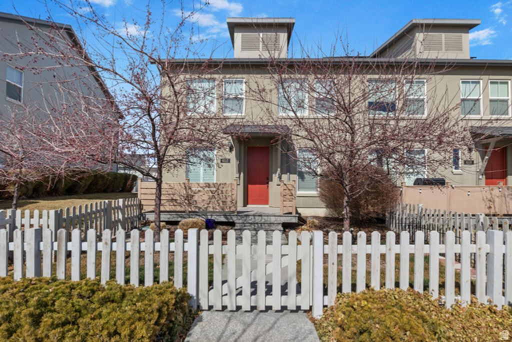 6122 W LAKE AVE, South Jordan, UT 84009