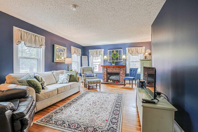 11 Wilson Hill Road, Merrimack, NH 03054