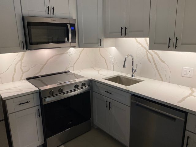21 Clarks Rd 204, Amesbury, MA 01913