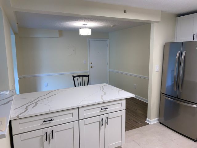 21 Clarks Rd 204, Amesbury, MA 01913