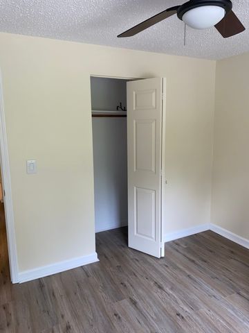 21 Clarks Rd 204, Amesbury, MA 01913