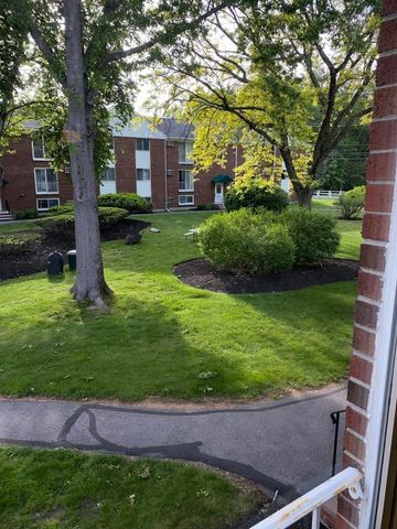 21 Clarks Rd 204, Amesbury, MA 01913