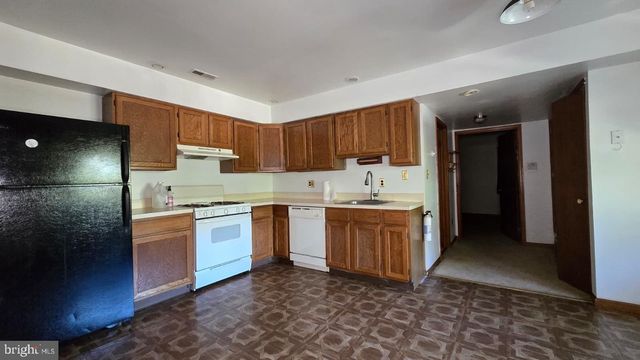 200 ROBBINS ST, Philadelphia, PA 19111