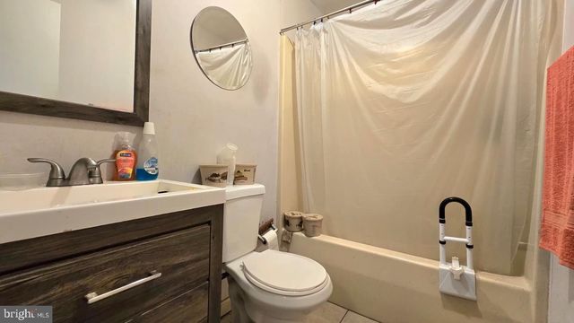 200 ROBBINS ST, Philadelphia, PA 19111