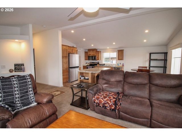 1901 Se MINTER BRIDGE Rd 34, Hillsboro, OR 97123