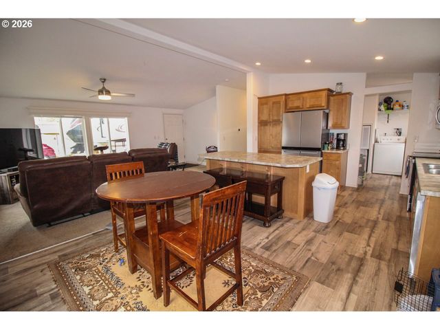 1901 Se MINTER BRIDGE Rd 34, Hillsboro, OR 97123